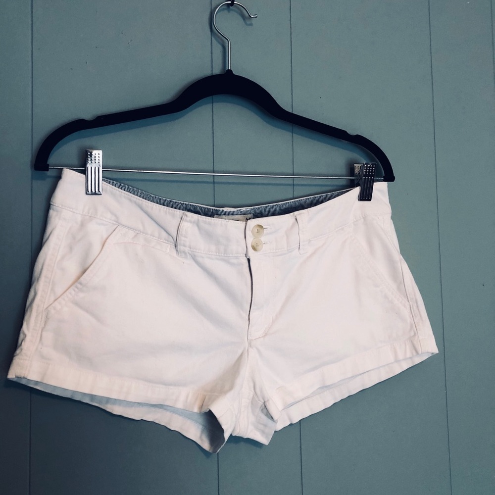 White American Eagle 🦅 shorts, Size 6